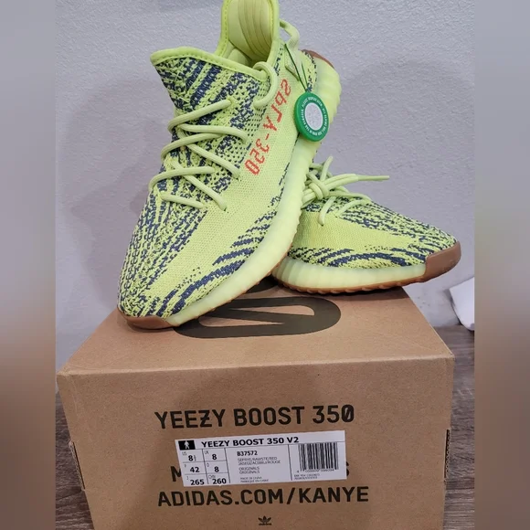Yezzy Boos 350 V2 - Picture 6 of 7